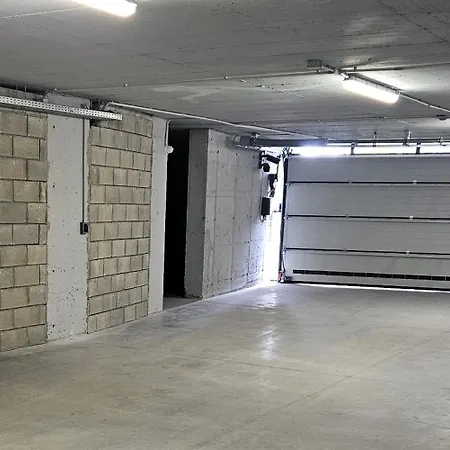 アパート Luxury 2 Flat Free Parking, Pool And Wifi ヴァルナ