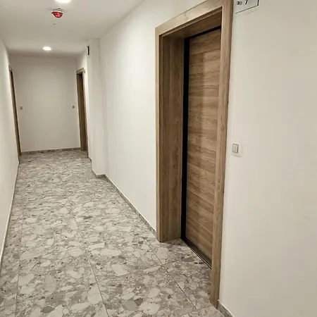 アパート Luxury 2 Flat Free Parking, Pool And Wifi ヴァルナ