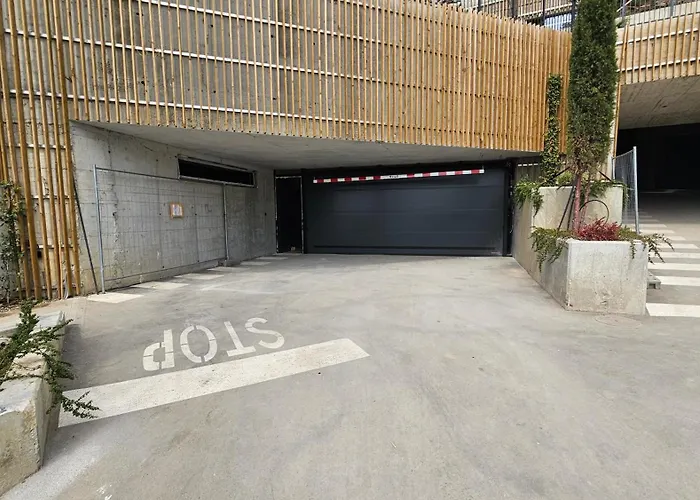 Luxury 2 Flat Free Parking, Pool And Wifi