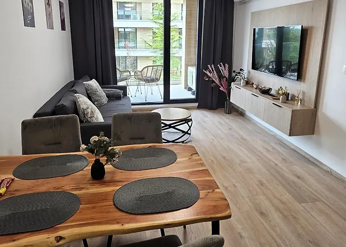 Luxury 2 Flat Free Parking, Pool And Wifi Βάρνα