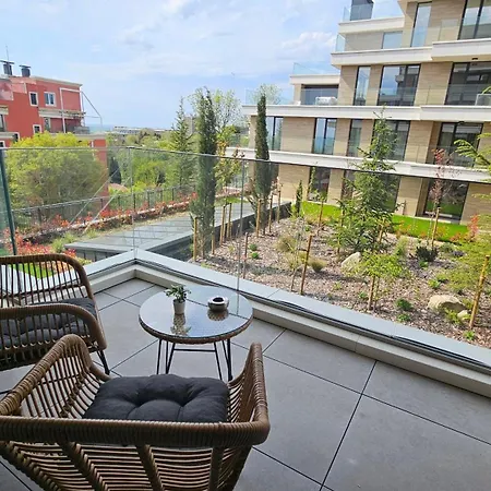 Luxury 2 Flat Free Parking, Pool And Wifi *