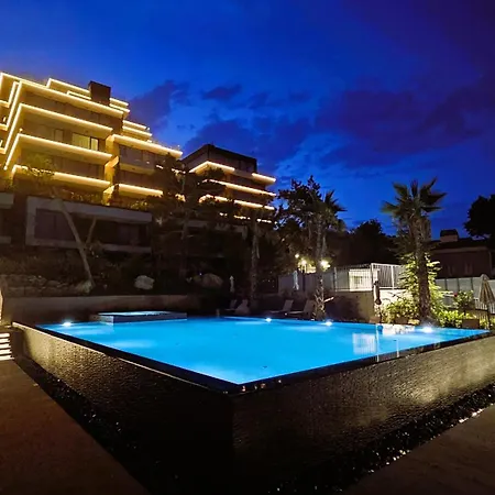 Luxury 2 Flat Free Parking, Pool And Wifi Варна