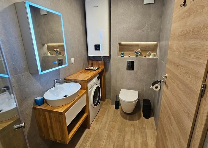 Luxury 2 Flat Free Parking, Pool And Wifi Apartmán *