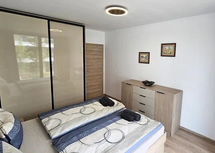 Luxury 2 Flat Free Parking, Pool And Wifi Apartmán