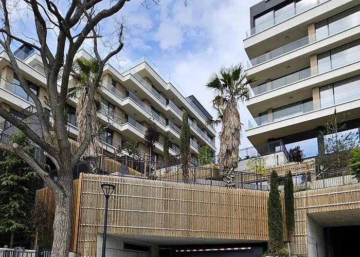 Luxury 2 Flat Free Parking, Pool And Wifi Apartmán *